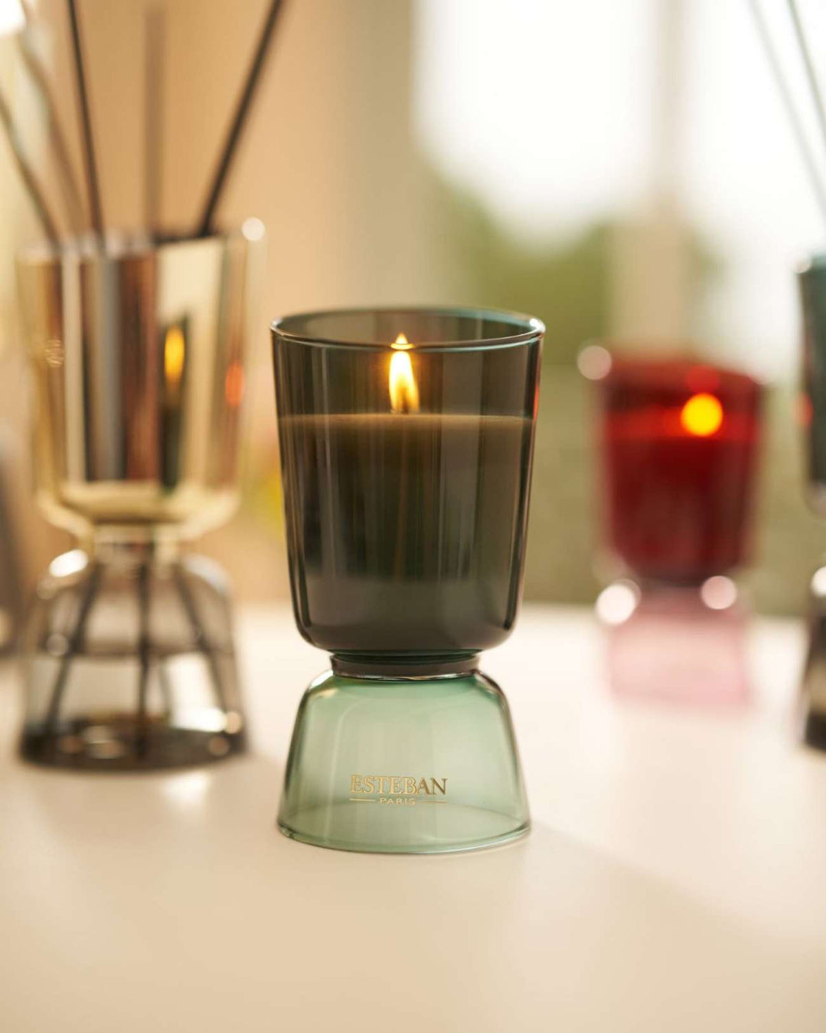 Bougie parfumée - Figue Noire - Iconic Color - rechargeable - 200g