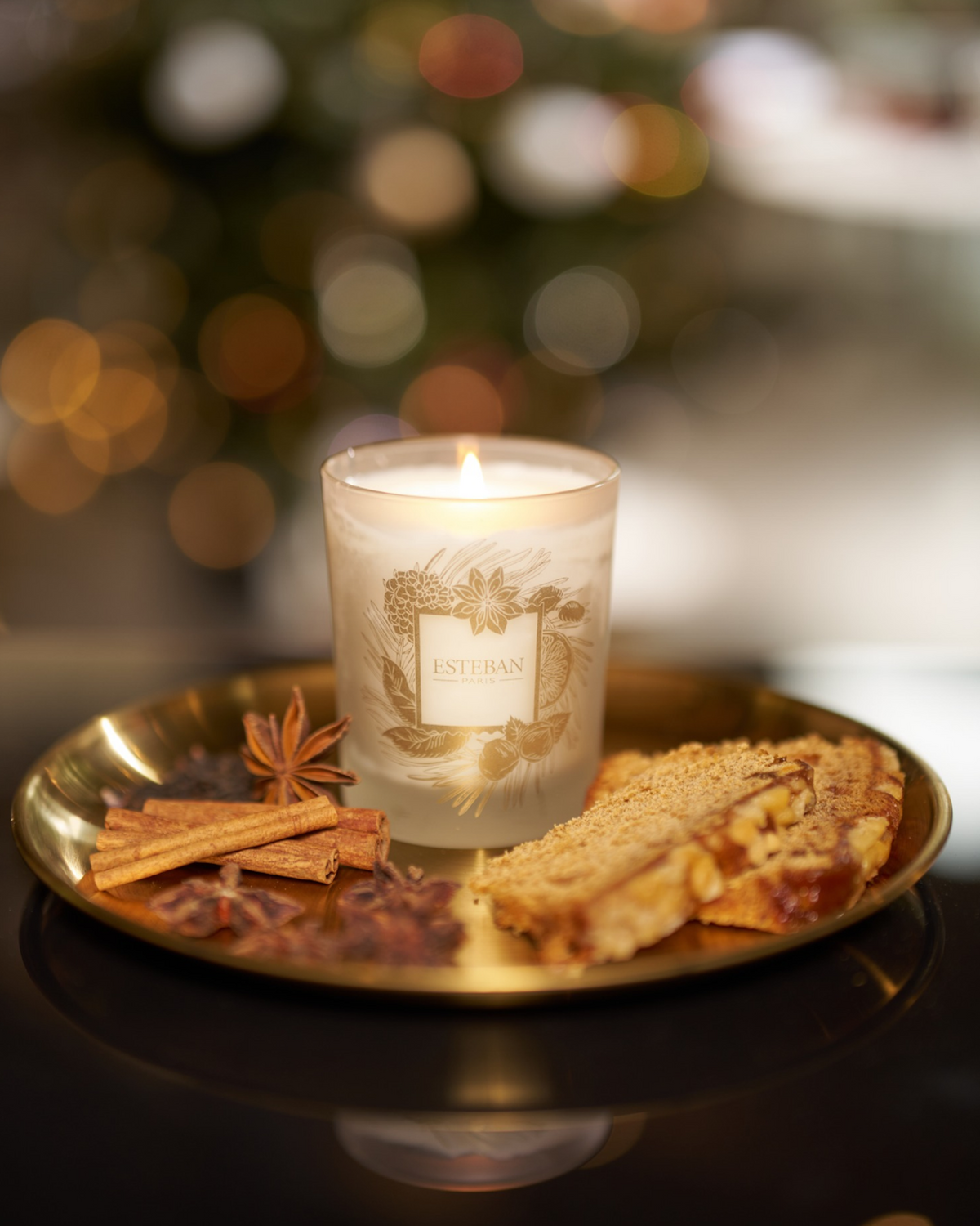 Scented Candle - Tea & Gingerbread - Limited Christmas Edition - Refillable - 180g